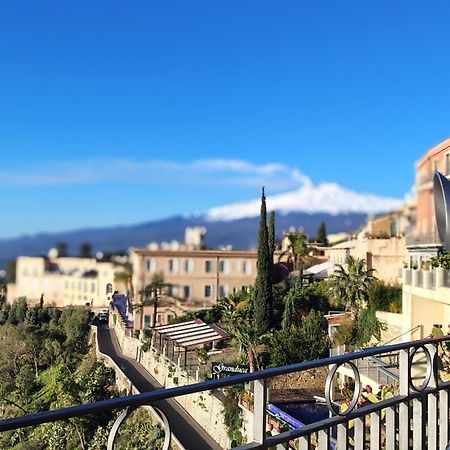 Lyssa Holiday Apartments Taormina Esterno foto